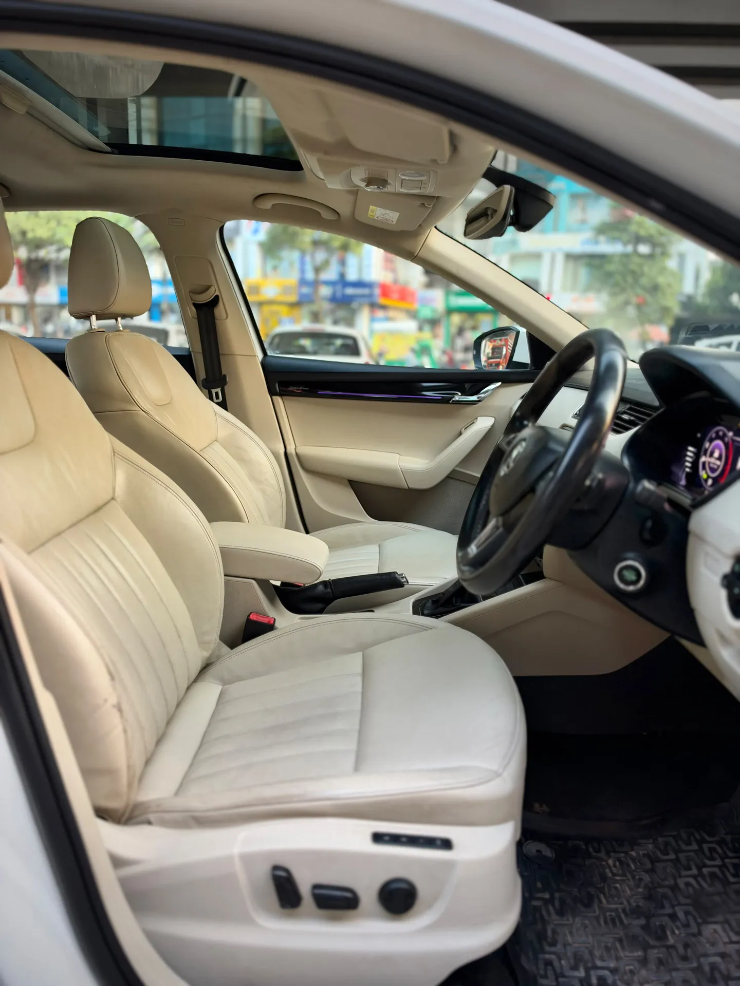 Skoda octavia (2020) 8