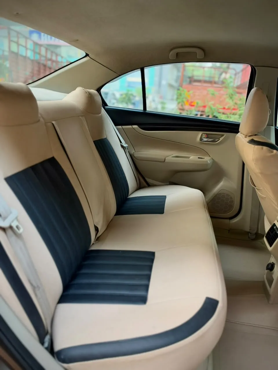 Suzuki Ciaz (2015) 7