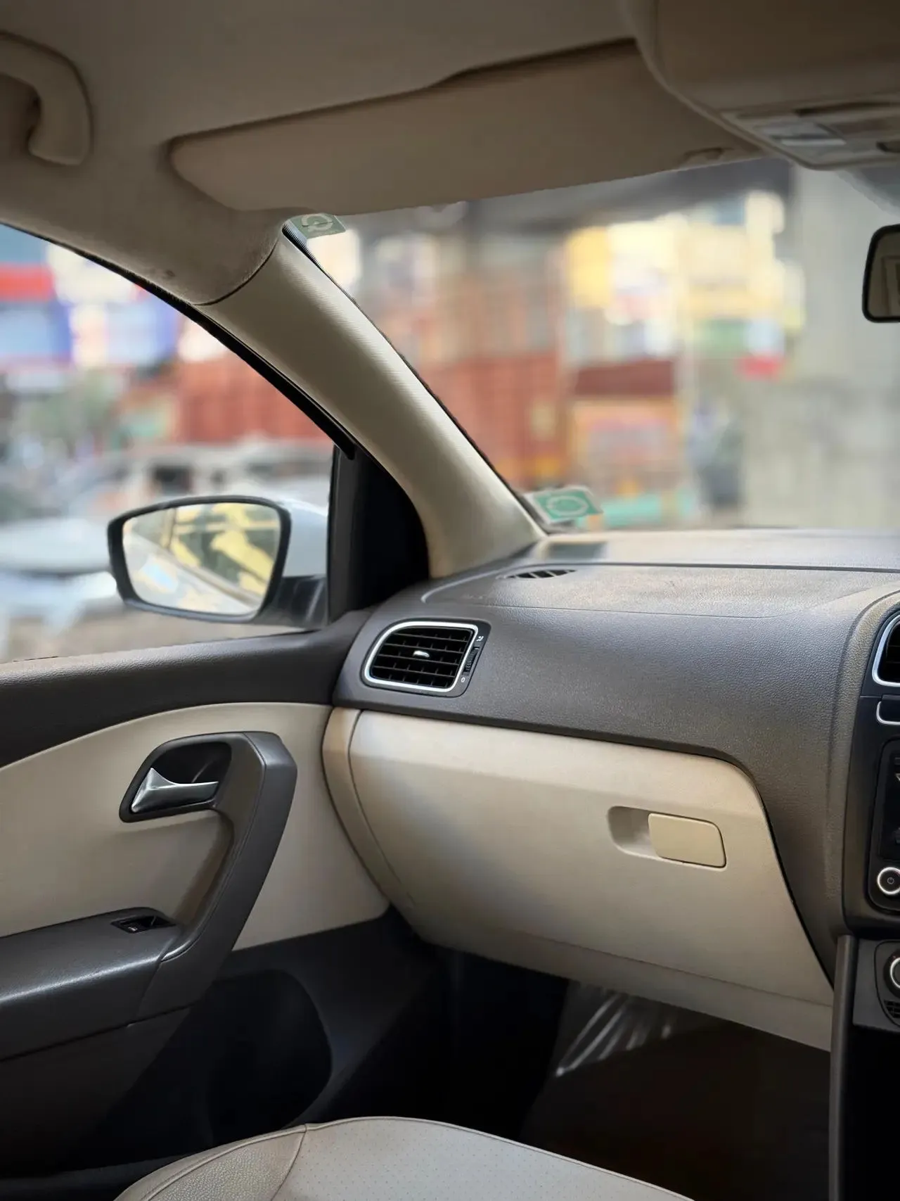 Volkswagen Vento (2012) 10