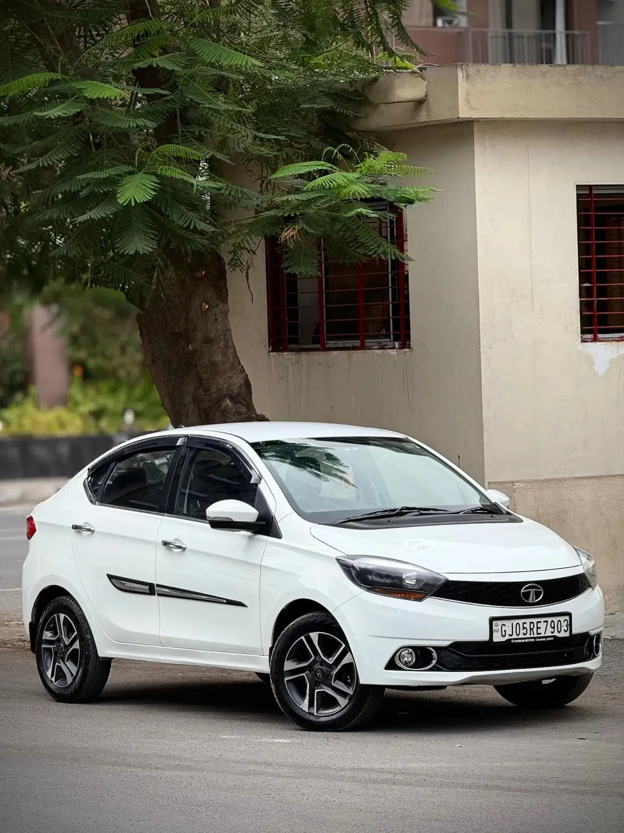Tata Tigor (2018) 1
