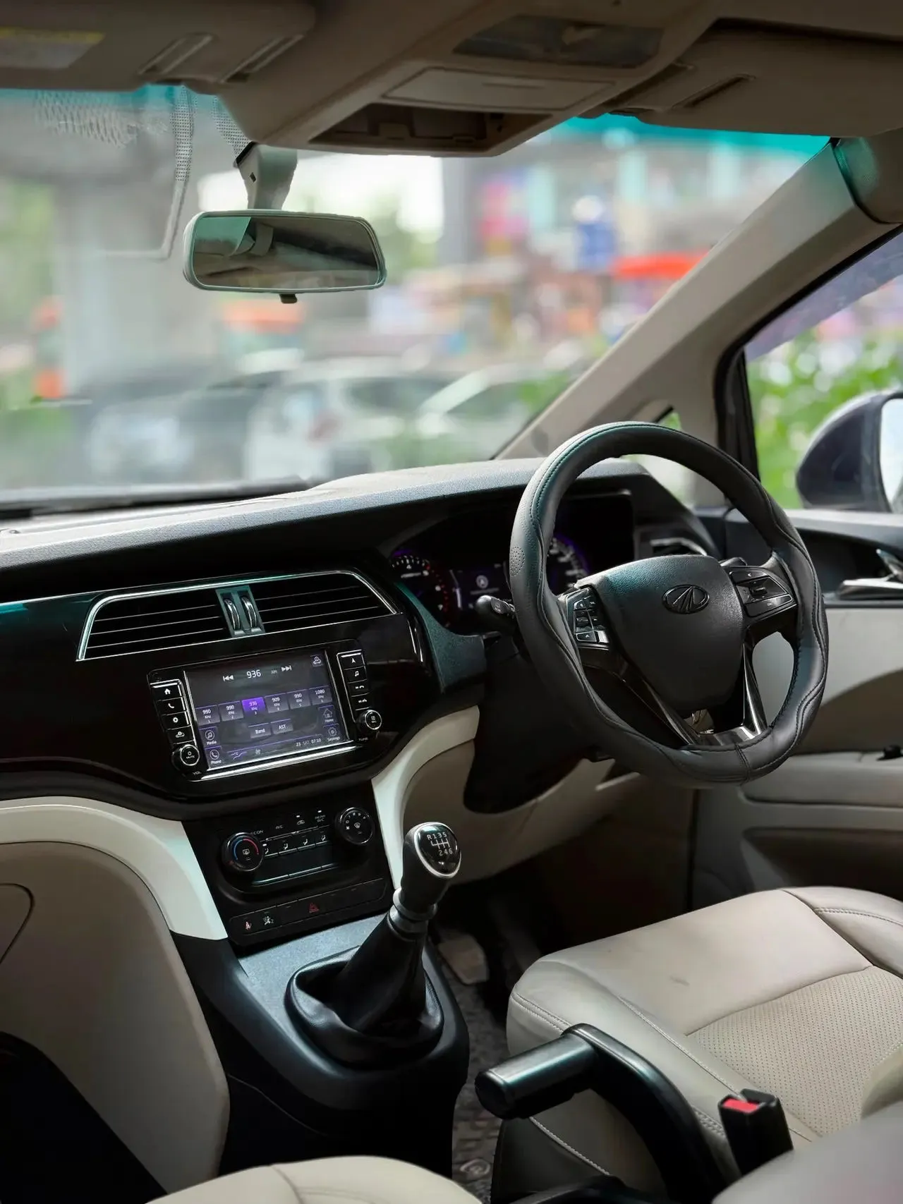 Mahindra Marazzo (2018) 9