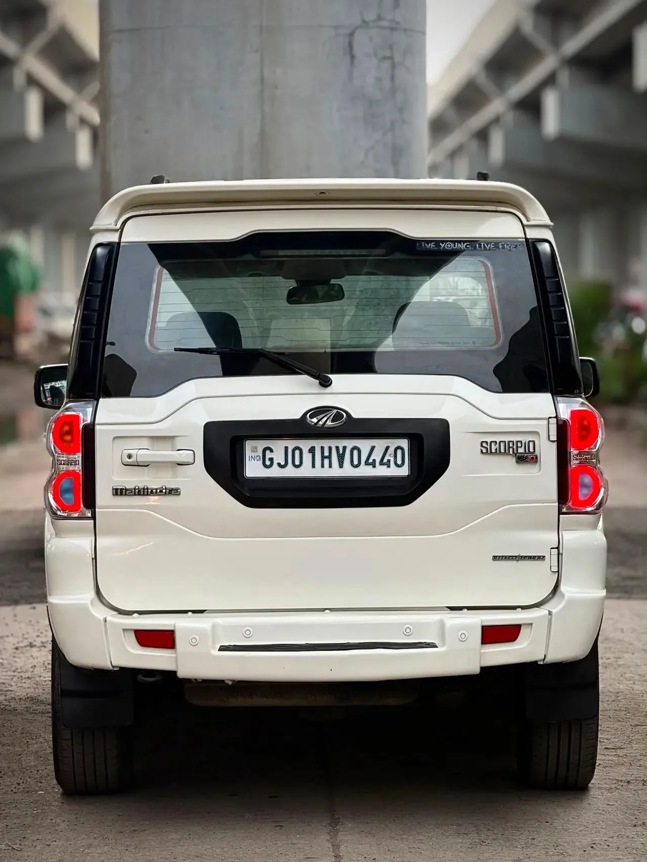 Mahindra Scorpio (2017) 6