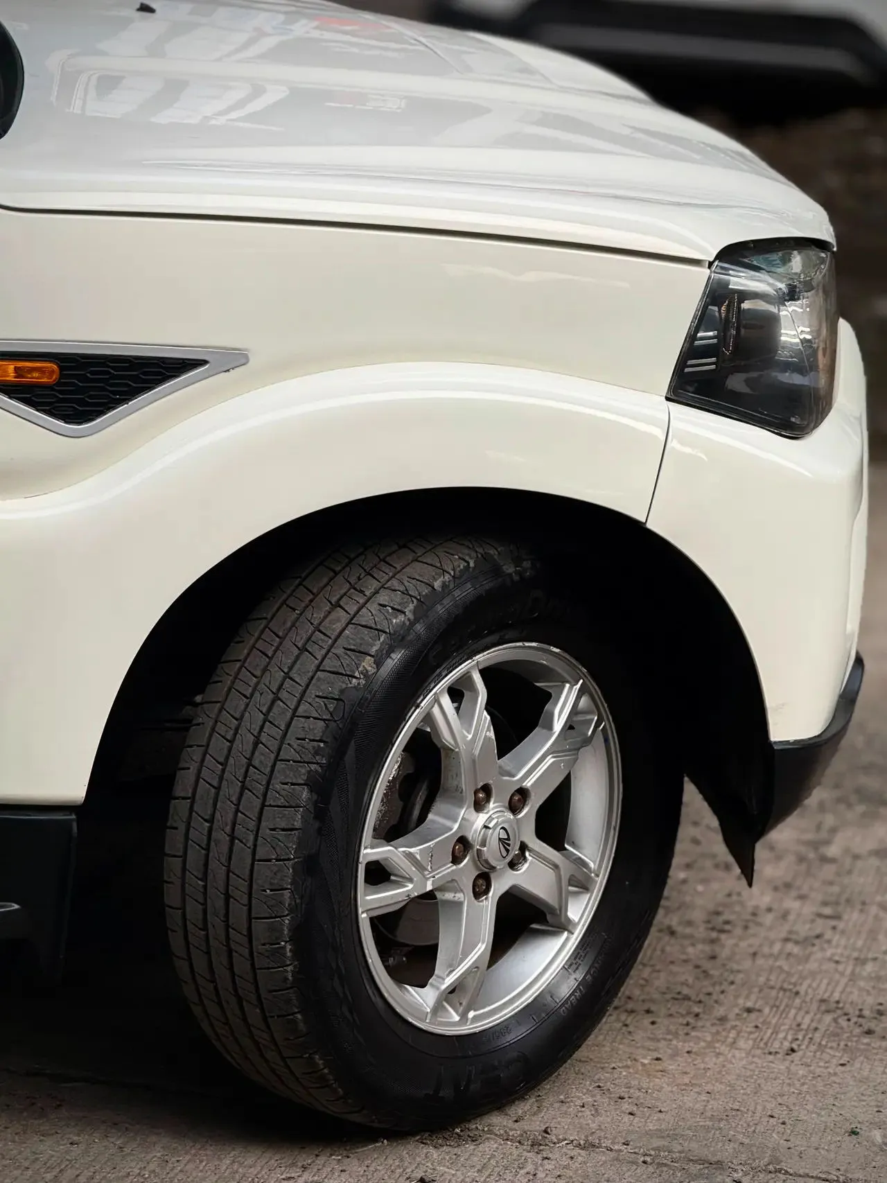 Mahindra Scorpio (2017) 10