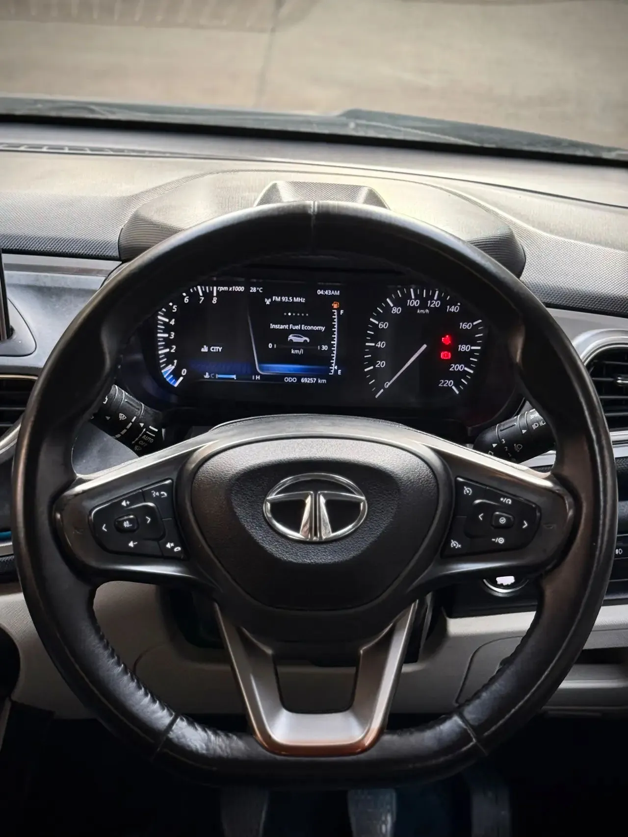 Tata Altroz (2021) 9